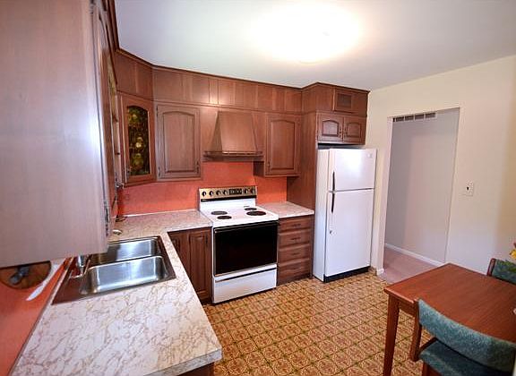 Efficient kitchen has good storage and prep space