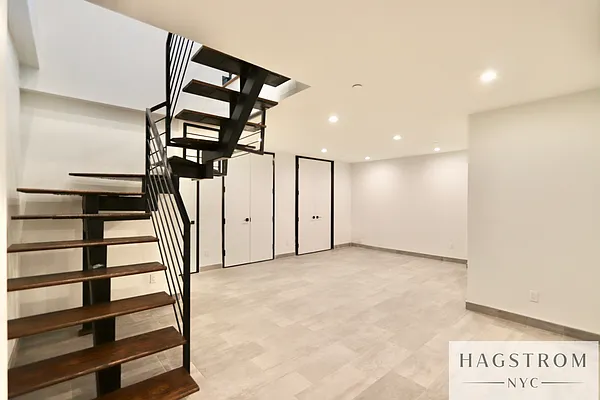 Rented by Hagstrom Management Inc | media 6