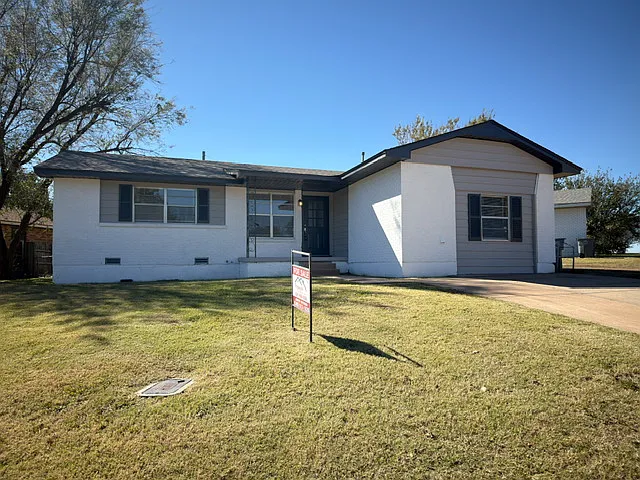 4302 NW Pollard Ave — Photo 1