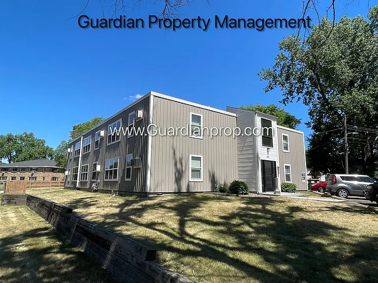 627 Polk St NE #6 — Photo 12