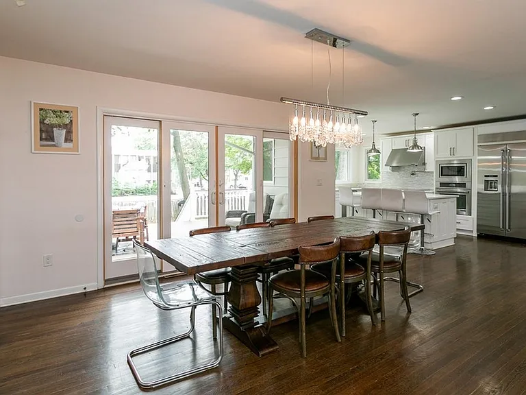 2 Monument Pl — Photo 6