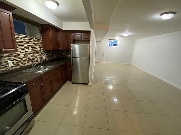 2nd image of 230 Clifton Ave #B1