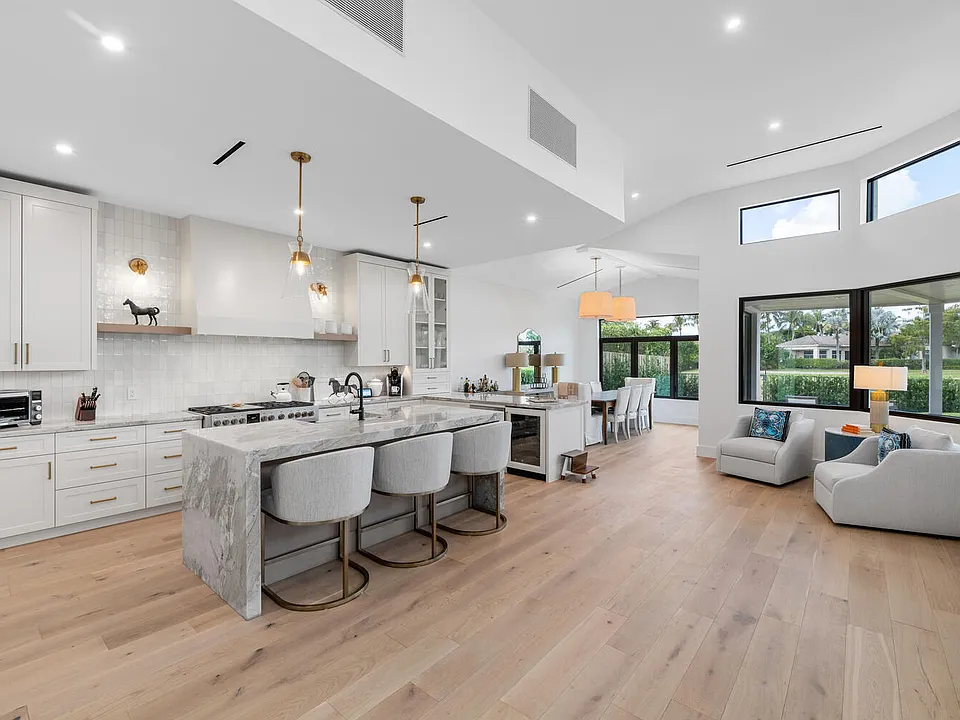 12618 Mallet Cir
