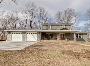 10768 Chesterfield Rd, Shipman, IL 62685