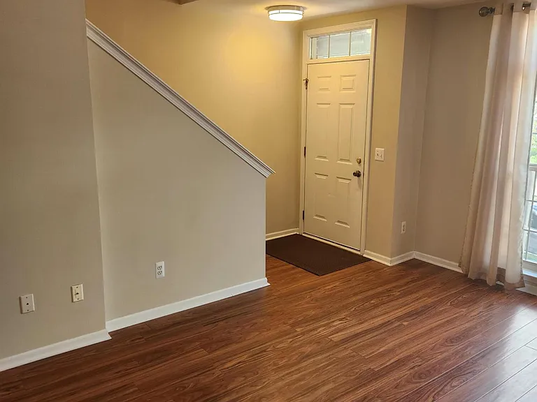 39475 Springwater Dr — Photo 3