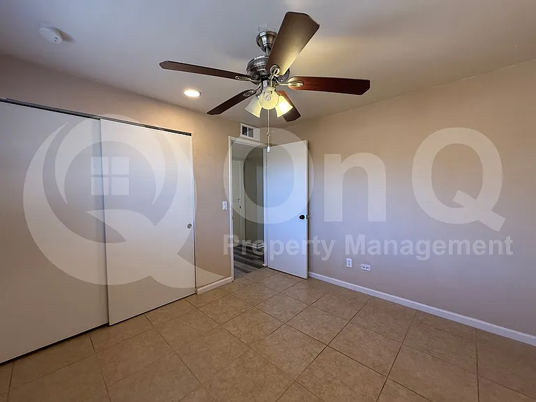 8601 E Calle Bolivar — Photo 25