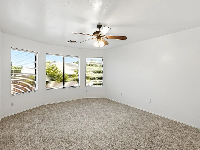 1492 N Saddle St — Photo 31