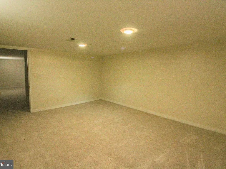 11 Hickory Ln — Photo 60