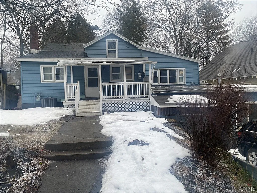 228 Delhi St photo 1