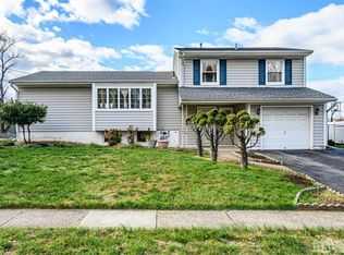 66 Rieder Rd, Edison, NJ 08817
