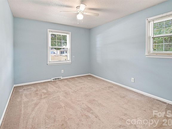 5th image of 4209 Heatherstone Dr
