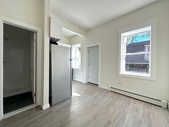 4th image of 9 E Parmenter St Floor 2