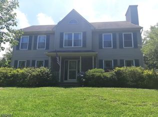 5 Chestnut Pl, Lebanon, NJ 08833