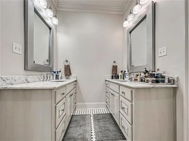 12 Royal Palm Blvd — Photo 27
