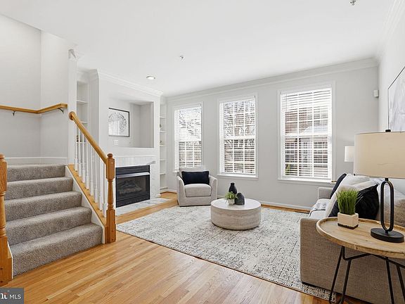 3rd image of 2322 Langston Blvd