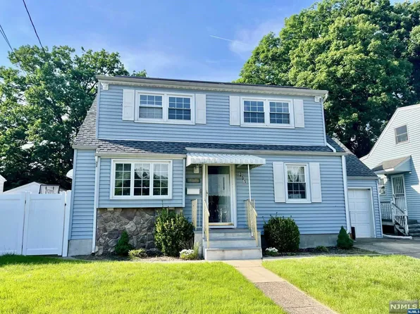 201 Wilson St, Saddle Brook, NJ 07663