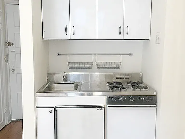 36 E 38th St #2C — Photo 6