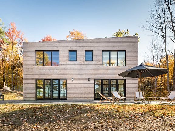 3rd image of 3635 Under the Mountain Road