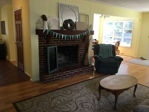 3rd image of 1409 N McClellan Ave