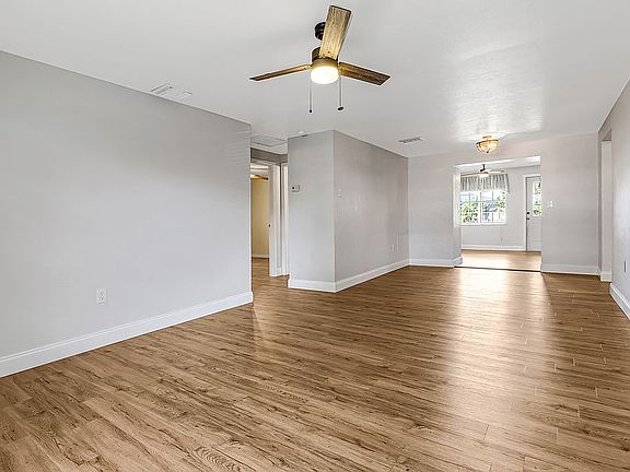 4th image of 10265 Pennsylvania Ave