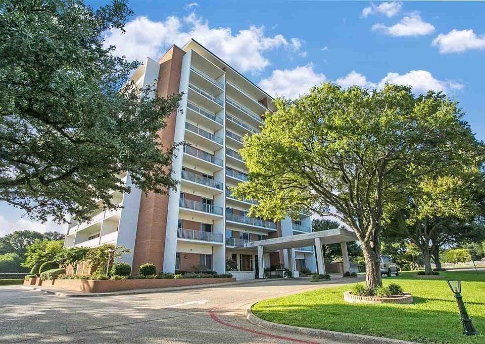 1st image of 4924 Cobbs Dr APT 2H