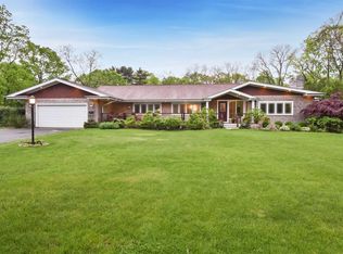 140 S Country Rd, East Patchogue, NY 11772