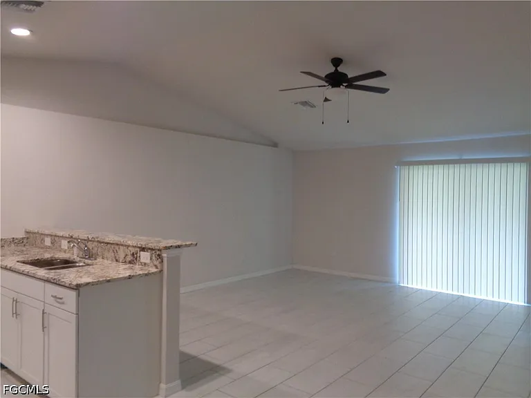 3816 SW 15th Pl — Photo 10