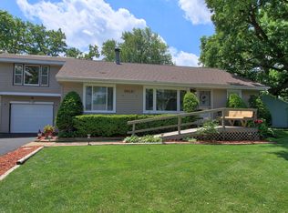 2013 W Indian Ridge Dr, McHenry, IL 60051