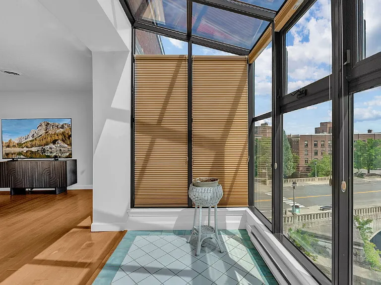 112 Franklin St #C2 — Photo 5