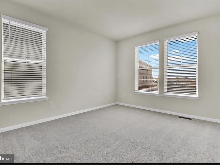 404 Constellation Ln — Photo 11