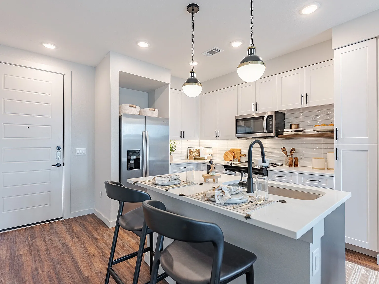 Tisdale at Lakeline Station Apartments — Photo 3
