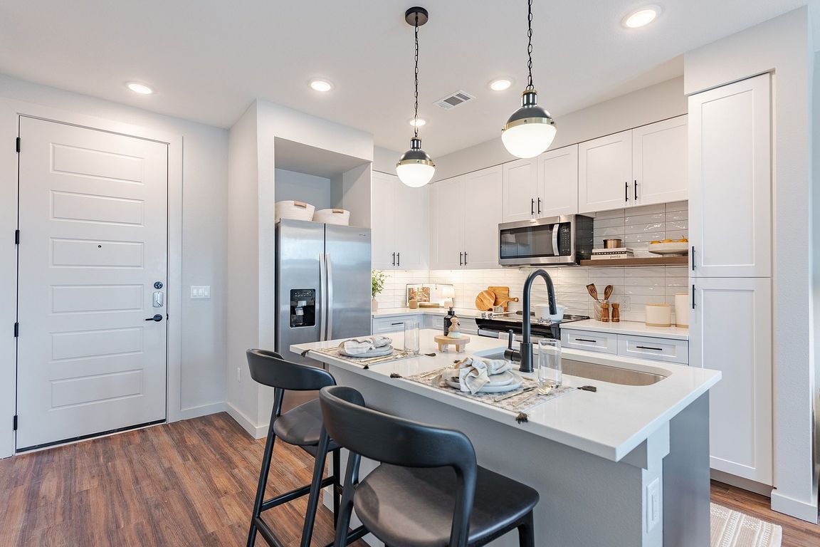 Welcoming Gourmet Kitchen