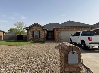 209 Almond Tree Ln, Clovis, NM 88101