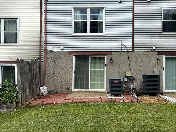 4th image of 16 Garrison Ridge Ct #16