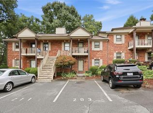 203 Olde Vineyard Ct, Winston Salem, NC 27104