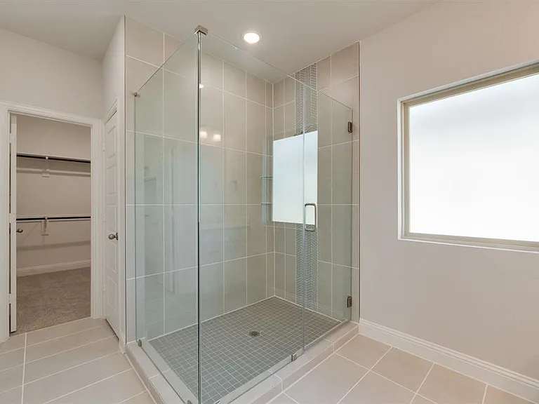 7005 Sunset Blvd — Photo 23