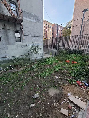 Rented by Delmark Realty LLC | media 14