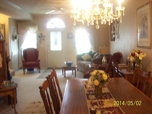 3rd image of 829 Sutherland Ave