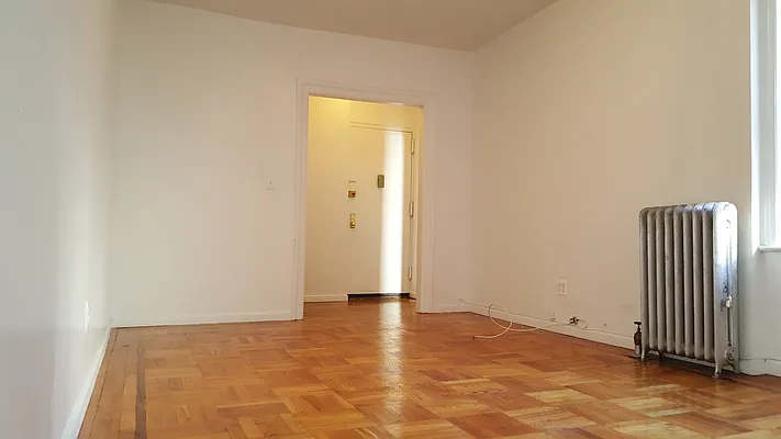 Rented by American Standard Realty Inc | media 20