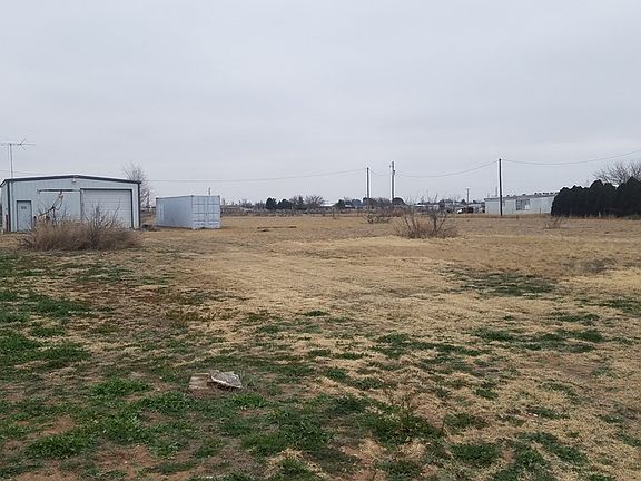 3rd image of 3833 E Larkspur Ln