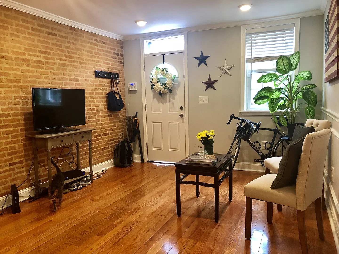 Charming 2BD/2.5BA Townhome in Upper Fells Point ~ Two Blocks from Fells Waterfront! — Photo 4