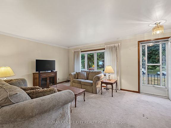 4th image of 208 Niagara St