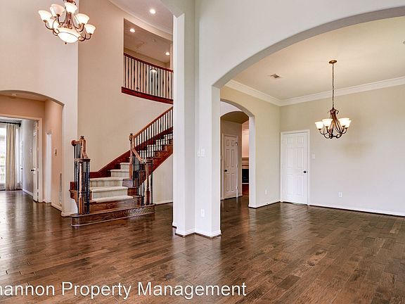 3rd image of 3210 Saint Charles Ct