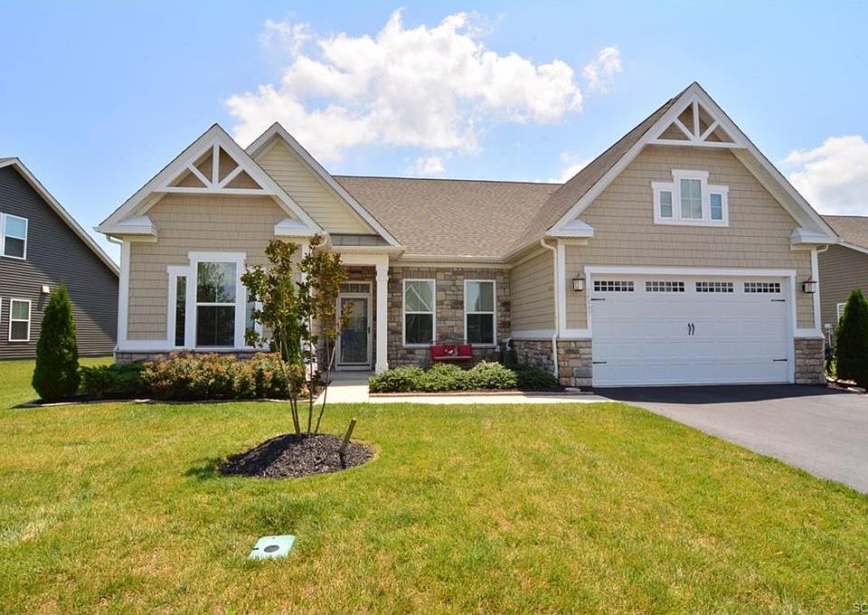 1st image of 34045 Beaufort Ln
