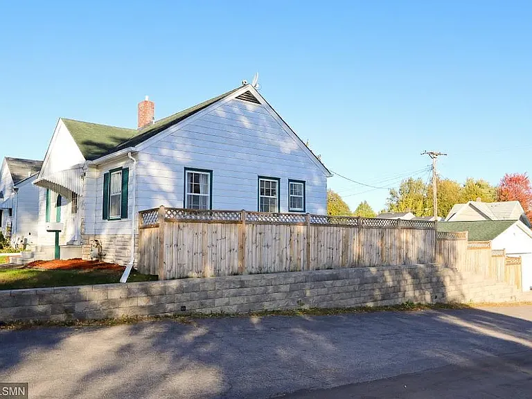 1119 Van Buren Ave — Photo 4