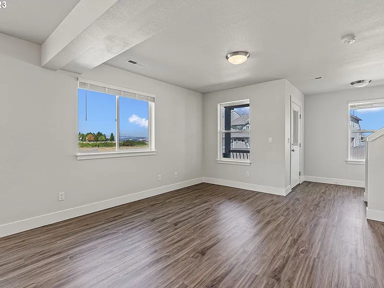 208 W A St #2 — Photo 4