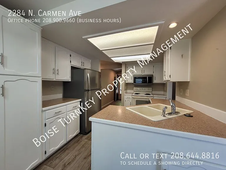 2284 N Carmen Ave — Photo 11