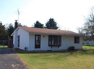 N6258 Hillcrest Rd, Pardeeville, WI 53954
