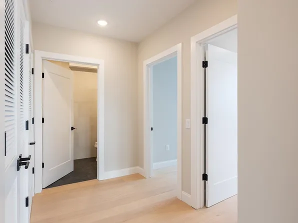 10 South Street image 23 of 39