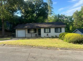104 Melody Ln, Warner Robins, GA 31088